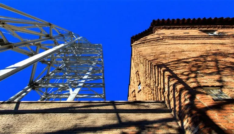 Steel Constructions vs. Traditional Materials: A Comparative Analysis